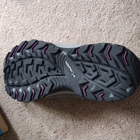 Columbia Hiking Shoes **Price Drop** - Picture 4 of 5